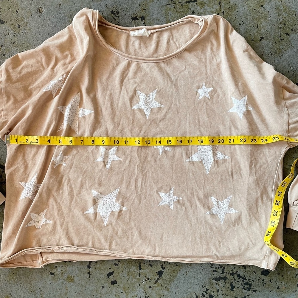 Fantastic Fawn Women’s Lightweight Beige Star Print Long Sleeve Top Size Large - Picture 4 of 6